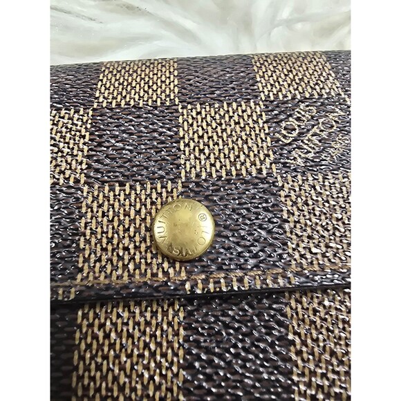 Authenticated Louis Vuitton Damier Ebene 6 Key Case - Picture 6 of 12